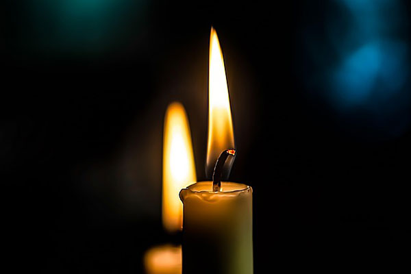 ri-ya-burning-candles