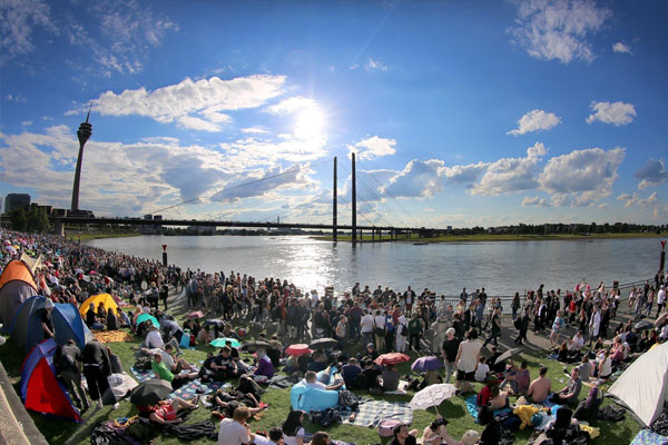 tag-in-dusseldorf-am-rhein
