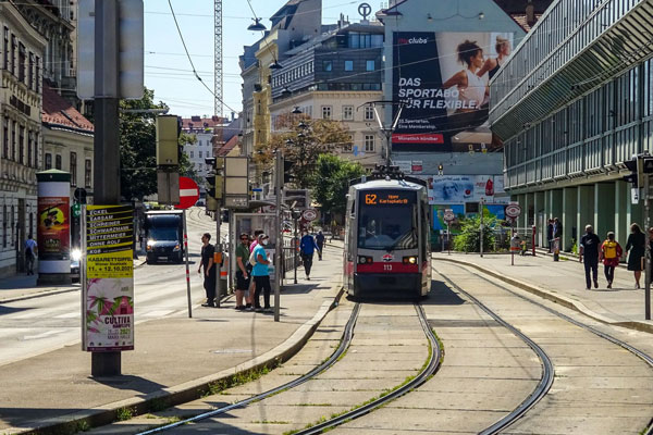 wiener-tram-und-urbane-mobilitat-als-symbol-fur-lokale-orientierung